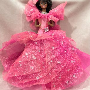 Happy Holidays Barbie 1990-Rare