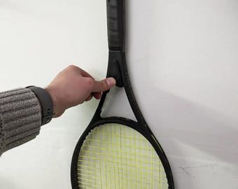 Tennis Racket Wall Mount for Single Racket, Vertical Wall Display Bracket, Tennis Racquet Storage Holder for Home, Studio or Sports Shop