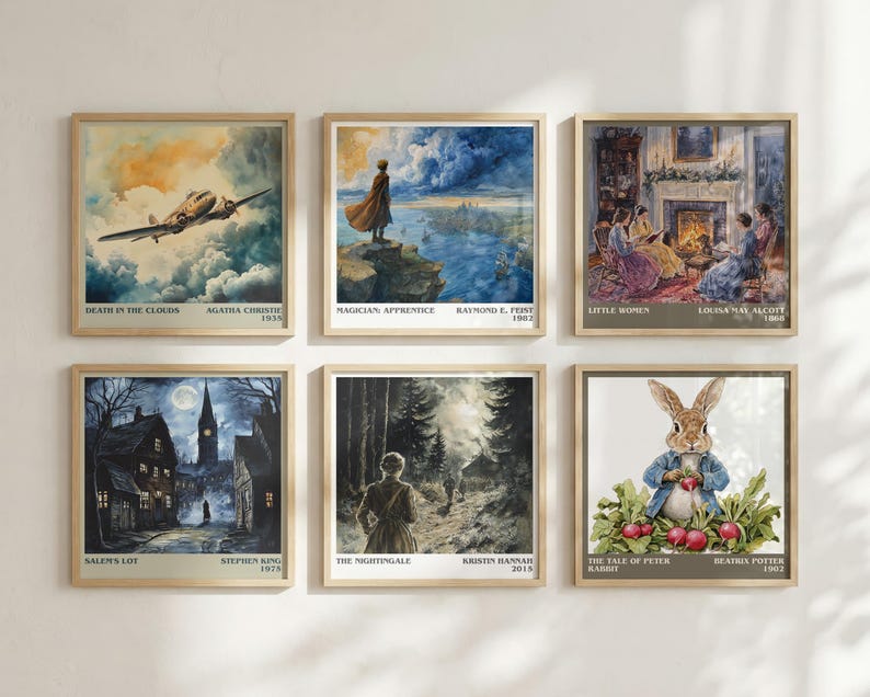 Puede incluir: Seis impresiones art&iacute;sticas enmarcadas con portadas de libros. Las impresiones incluyen "Death in the Clouds" de Agatha Christie, "Magician's Apprentice" de Raymond E. Feist y "Little Women" de Louisa May Alcott. Otras impresiones incluyen "Salem's Lot" de Stephen King, "The Nightingale" de Kristin Hannah y "The Tale of Peter Rabbit" de Beatrix Potter.