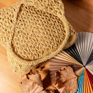 Handgemachte, natürliche gehäkelte Einkaufstasche – Umweltfreundliche Papiergarn Geldbörse – Minimale Boho-Umhängetasche – Nachhaltige Alltags-Tasche