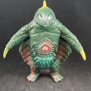 Bandai Ultraman Ultra Monster (Kaijū) Bemstar green vinyl figure - 1983