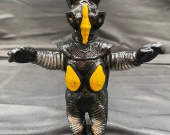 Bandai Ultraman Ultra Monster (Kaijū) Zetton Yellow/Silver Variant vinyl figure - 1983