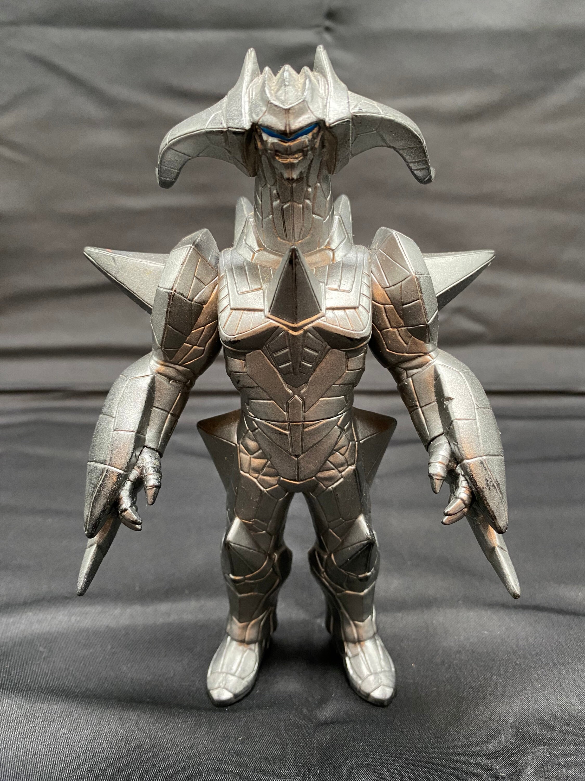 Bandai Ultraman Ultra Monster (kaijū) Grozam Silver Paint
