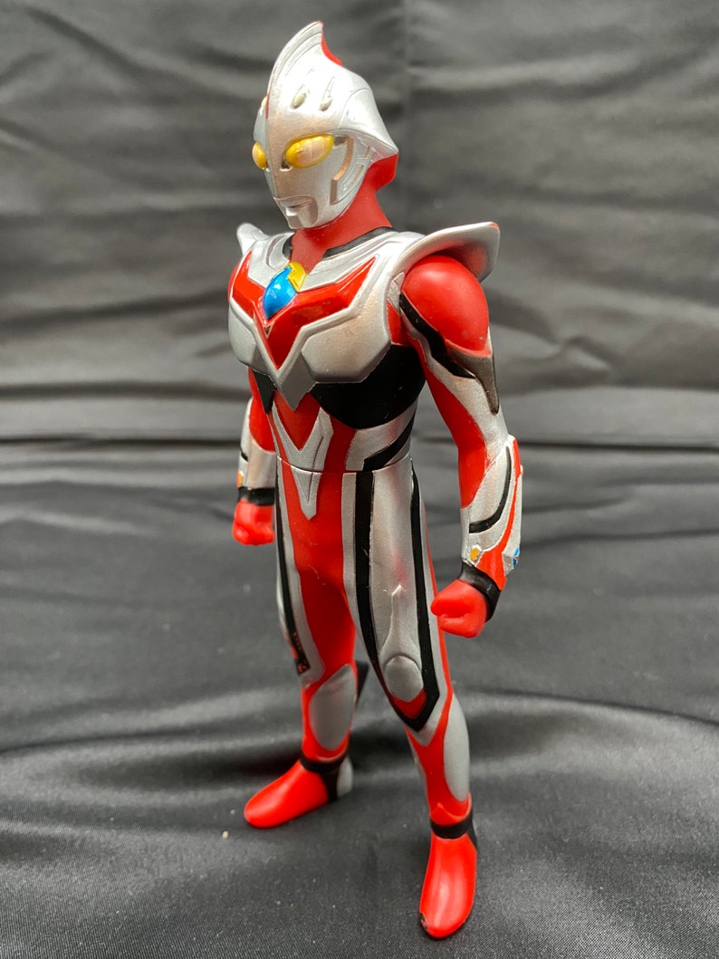 Bandai Ultraman vinyl figure Ultraman Nexus Junis Form 2000s image 3