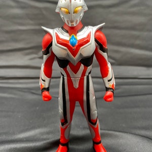 Bandai Ultraman vinyl figure Ultraman Nexus Junis Form 2000s image 1