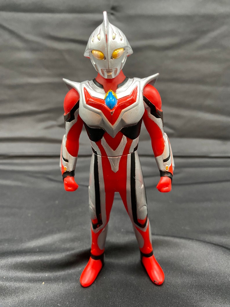 Bandai Ultraman vinyl figure Ultraman Nexus Junis Form 2000s image 1