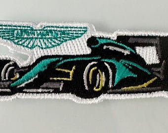 Broderad stryklapp för racerbilar 3,5 cm x 7,5 cm | Motorsportmärke för jackor, mössor och väskor | Presentgåva för racerfans för bilentusiaster