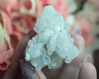 Muestra de apofilita cruda