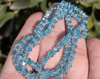 Bracelet en perles de verre bleu scintillant 6,5 pouces