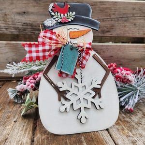 Winter themed shelf sitter, Snowman Decor for home, Snowman Shelf Sitter, Snowman Wood Decor, Snowman table Decoration, standing Snowman