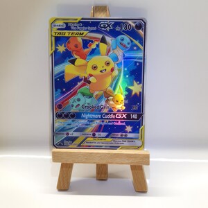 Kanto Fuggler Tag Team GX con Squirtle, Charmander, Bulbasaur, Eevee e Pikachu - Fatto a mano in Holo - Carta personalizzata Pokemon