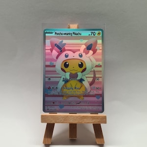 Feelinara / Sylveon Poncho portant Pikachu - Carte personnalisée faite à la main et Holo Pokemon