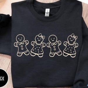 Gingerbread Family Crewneck Sweatshirt, Cozy Holiday Apparel, Perfect for Christmas Gatherings, Warm Festive Gift, Unisex Sweater z30