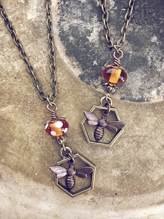 5 Styles Chain Included Round Shape Honeycomb Honey Bee Pendant Necklace Adjustable Length Handmade Jewelry