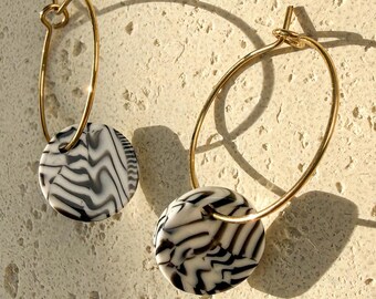 Zebra Ohrringe Damen // Acetat Statement Creolen // Schwarz Weiß Marmor // Gold & Silber // Leichte Hängeohrringe Unikat
