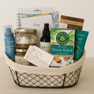 Luxury Gift Basket for Women – Calgary Made, Canadian Gifts for Birthdays, Anniversaries, Holidays