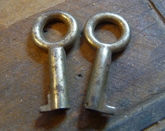 Tiny 1-1/4" steel skeleton keys small vintage cabinet keys for restoration or art