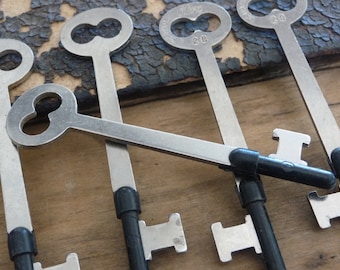 ILCO Canadian Vintage Skeleton Keys | ARTful Hardware | Vintage Keys | old keys