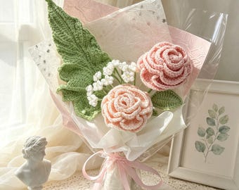 Bouquet all'uncinetto rifinito a mano, composizione floreale permanente a maglia, opzione multicolore, regalo per lei, elegante ornamento da tavolo.