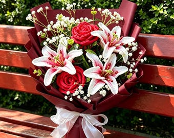 Bouquet di gigli all'uncinetto fatti a mano – Gigli Stargazer rosa, blu, viola, gialli e rossi, 3 stili, fiori in filato fatti a mano
