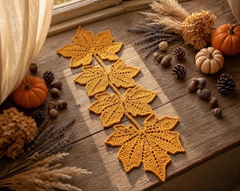 Runner da tavola a forma di foglia d'acero all'uncinetto, decorazione autunnale dorata, centrotavola rustico per il Ringraziamento all'uncinetto