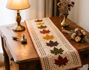 Runner da tavola all'uncinetto con foglie d'acero autunnali, sciarpa da tavola a maglia con motivo a griglia traforata di foglie autunnali, decorazione per la tavola in stile cottagecore/farmhouse per il raccolto.