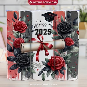 Envoltura para vaso de graduación PNG, diseño de sublimación para vaso delgado de 20 oz de la clase 2025, toga roja para graduada negra, descarga digital