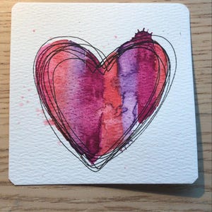 carte carrée, coeur coloré en aquarelle