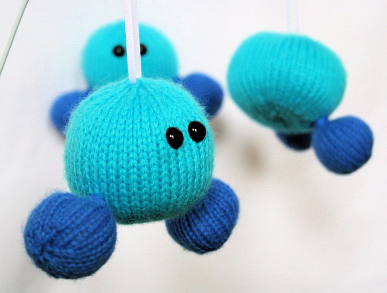 Knit your own Amigurumi Water Molecules image 2