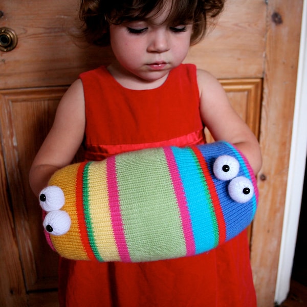 Knit your own Two-Headed Monster Muff (pdf knitting pattern)