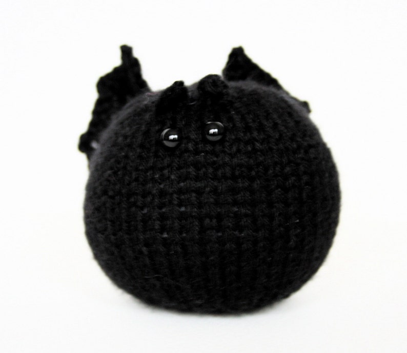 Knit your own friendly bat ball pdf knitting pattern image 1