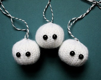 Knit your own baby snowballs (pdf knitting pattern)