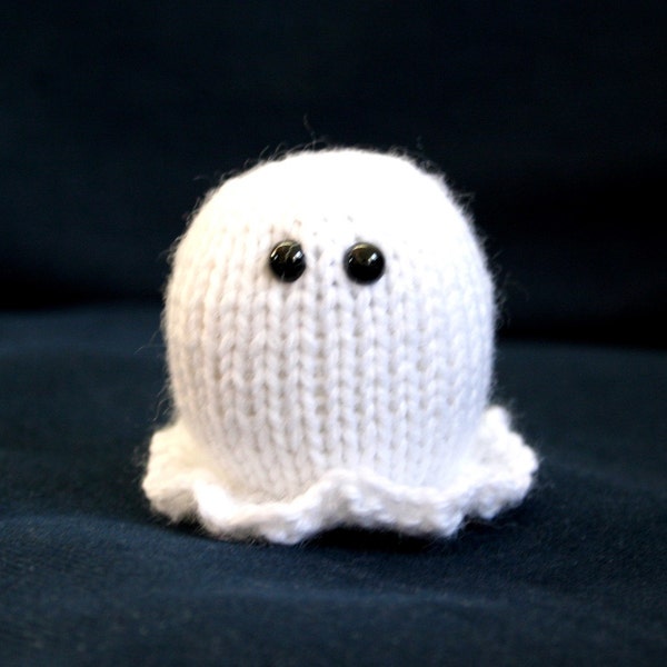 Knit your own friendly little ghost (pdf knitting pattern)