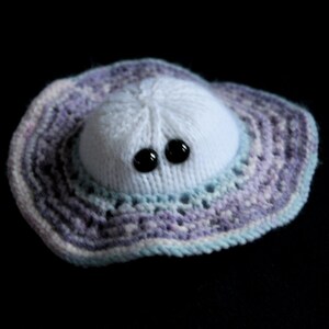 Knit your own Little Ringed Planet (pdf knitting pattern)