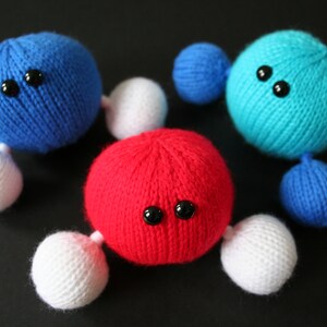 Knit your own Amigurumi Water Molecules image 4