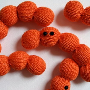 Knit your own Streptococcus Chain (pdf knitting pattern)