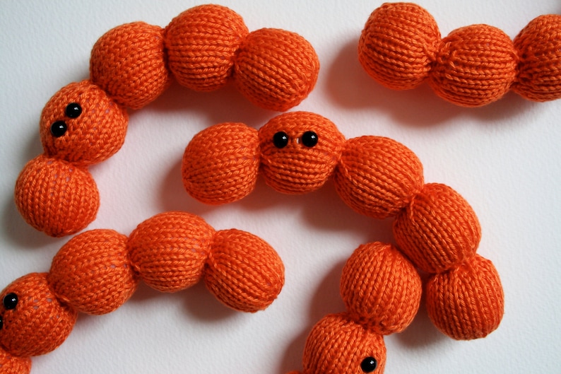 Knit your own Streptococcus Chain pdf knitting pattern image 1