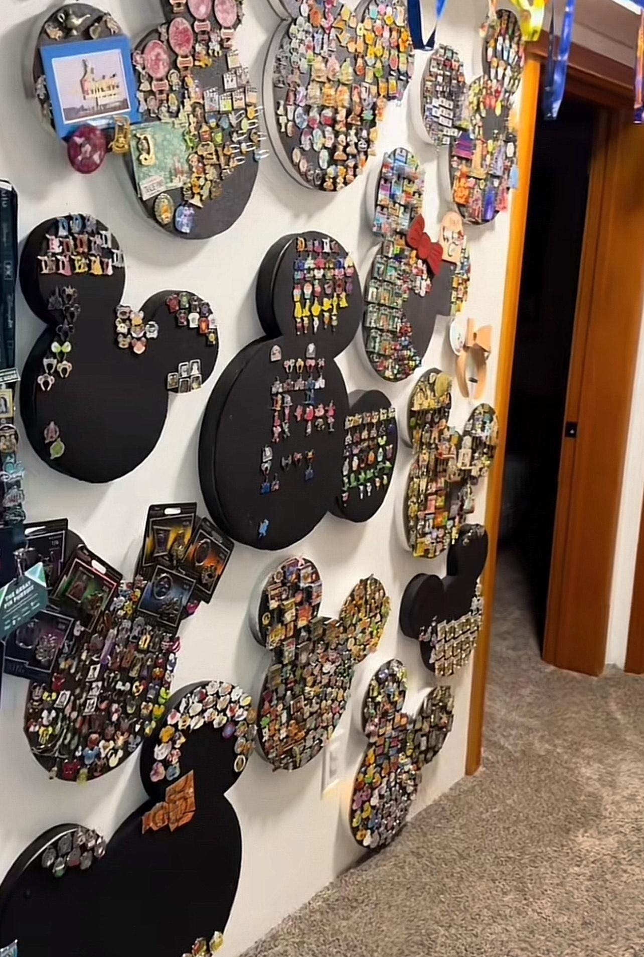 Hidden mickey pins - Etsy 日本