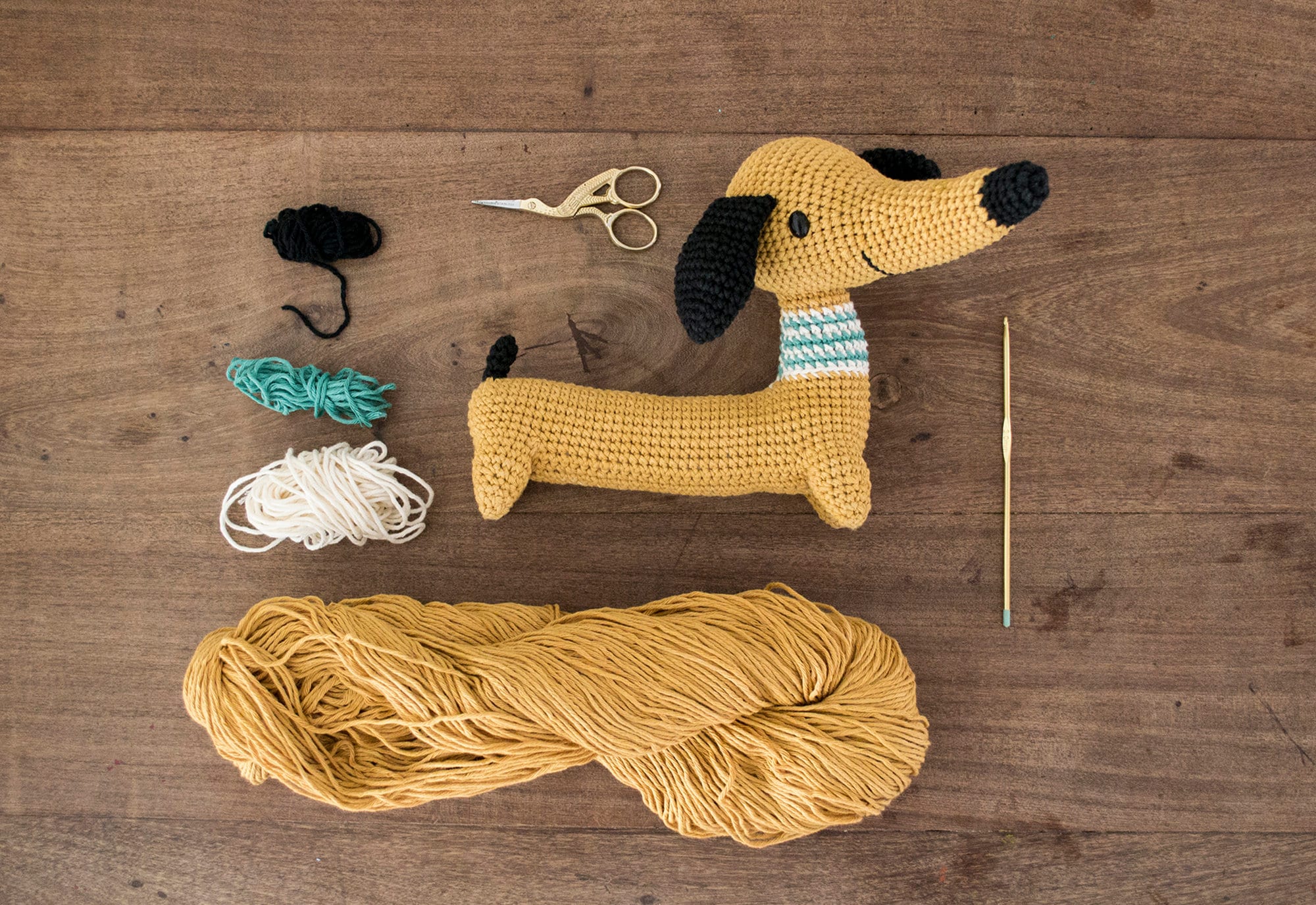 Pica Pau Amigurumi Crochet Toy Dachshund Pattern. Roberto Dachshund