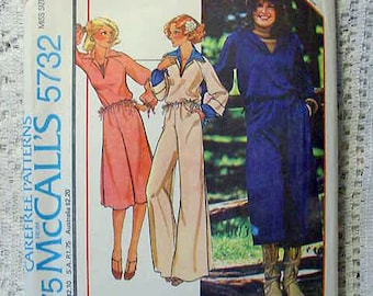 McCalls 5732 Sewing Pattern Misses Culottes,Top,Pants 1977 Petite Size 6 or 8 UNCUT Quick and Easy