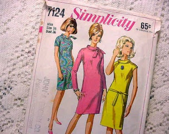 Vintage Simplicity 7124 Slim-line Shift Dress Pattern 1967 Size 16 Retro Mad Men style