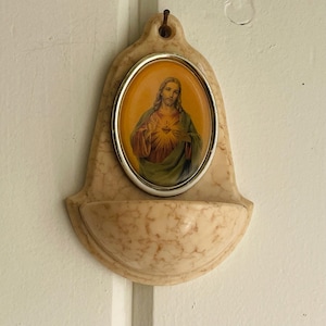 Vintage Holy Water Font Stoup Sacred Heart of Jesus Marbleized Resin