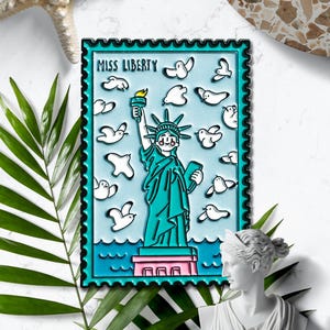 Pines de esmalte de la Estatua de la Libertad: pin de viaje de Nueva York, regalo de Nueva York, recuerdo de Nueva York, regalo de la ciudad de Nueva York, recuerdo de viaje de Estados Unidos