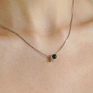 Schwarz Onyx Geometrische Halskette, 925 Sterling Silber Moderne Schlange Kette, Minimalist Personalisierte Dreieck Anhänger Schwarz Edelstein Silber Kette
