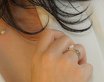 Pearl Layered Silver Ring, Custom Silver Asymmetric Pearl Ring, Minimalist Adjustable Mixed Metal Pearl Double Ring Jewelry Gift for Her