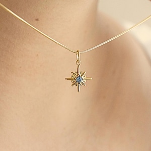 Akvamarin 14K guld Nordstjärna ädelstenshalsband, anpassat halsband för mars födelsesten, elegant stjärnformad ädelstenskedja med ormkedja, present till henne