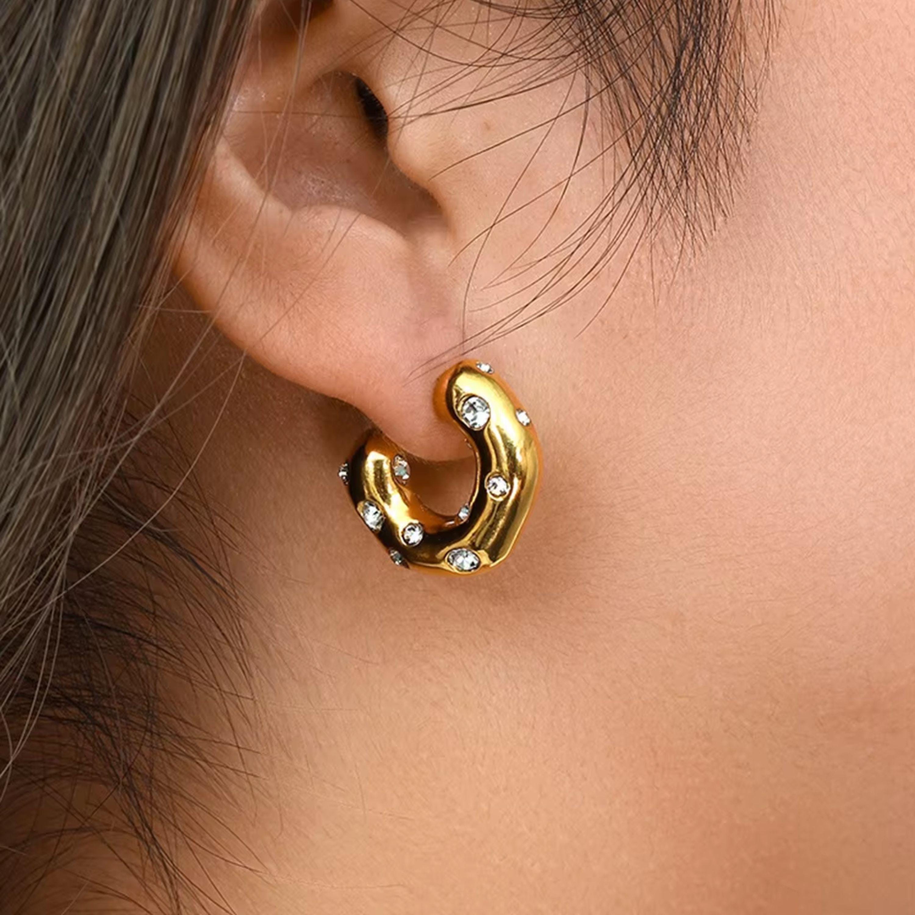 A forma di C cerchio strass orecchini thin dangle oro