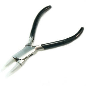 Pliers: Nylon jaw round nose pliers, 5&quot; long