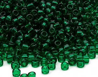 Size 8/0 transparent emerald green Dyna-Mites glass seed beads, 100gm, ~3,000 beads. Christmas | St. Patricks Day | school colors
