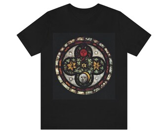 Camiseta con vitrales de Sol y Luna: Diseño de arte medieval